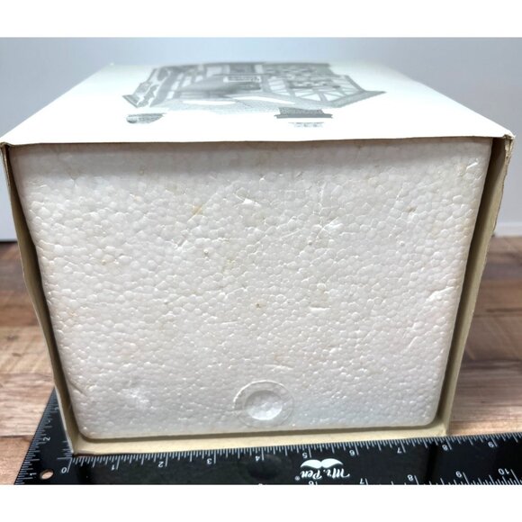 Dept 56 5808-4  Bumpstead Nye Cloaks & Canes Dickens Heritage Village - Picture 7 of 7